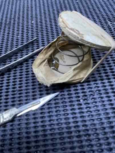 1) Gluing the spring